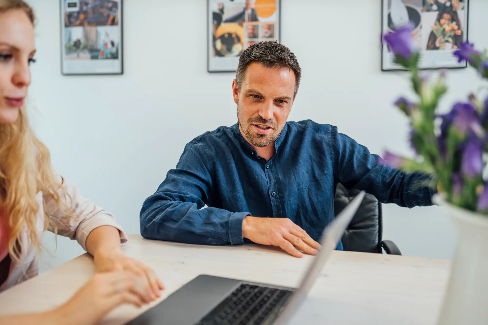 Team der GEO Agentur Berlin bei der Entwicklung einer KI-Sichtbarkeitsstrategie